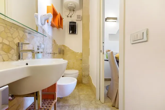 Suite Psema, camera Alithia, bagno con doccia – Le Dimore di Hanqorias, Muro Leccese