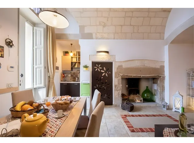 Suite Psema, tavolo colazione camino – Le Dimore di Hanqorias, Muro Leccese